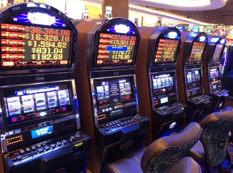sh77 game lobby showing slots and live dealer categories on mobile